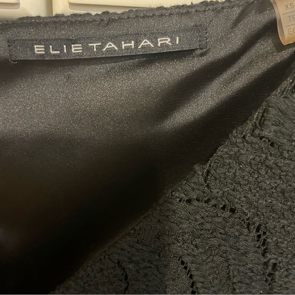 🔥🖤Elie Tahari size XS black sleeveless blouse. PERFECTION! - Picture 3 of 4